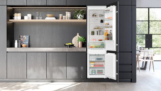Siemens iQ100, Built-in fridge-freezer with freezer at bottom, 193.5 x 54.1 cm, sliding hinge