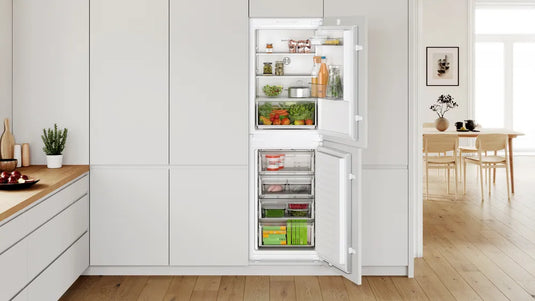 Bosch Series 2, Built-in fridge-freezer with freezer at bottom, 177.2 x 54.1 cm, sliding hinge