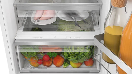 Bosch Series 4, Built-in fridge-freezer with freezer at bottom, 177.2 x 54.1 cm, sliding hinge