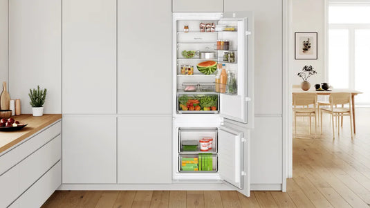 Bosch Series 2, Built-in fridge-freezer with freezer at bottom, 177.2 x 54.1 cm, sliding hinge