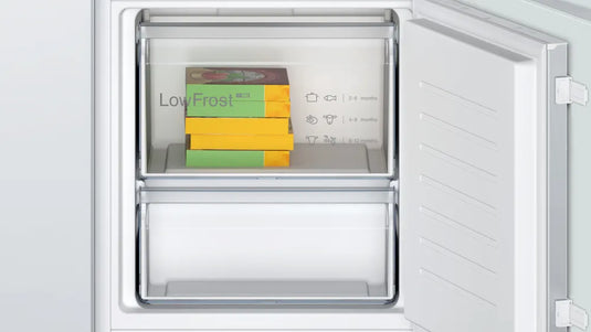 Bosch Series 2, Built-in fridge-freezer with freezer at bottom, 177.2 x 54.1 cm, sliding hinge