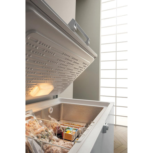 Hotpoint CS2A300HFA1 315L Freestanding Chest Freezer - White