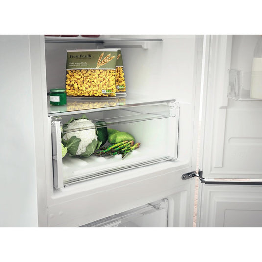 Hotpoint H1NT 821E W 1Freestanding Fridge Freezer